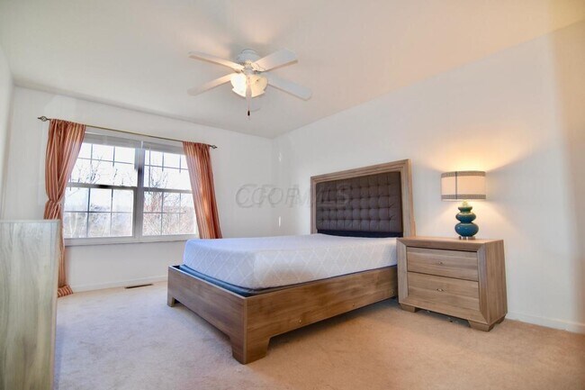 Building Photo - 674 Spring Valley Dr