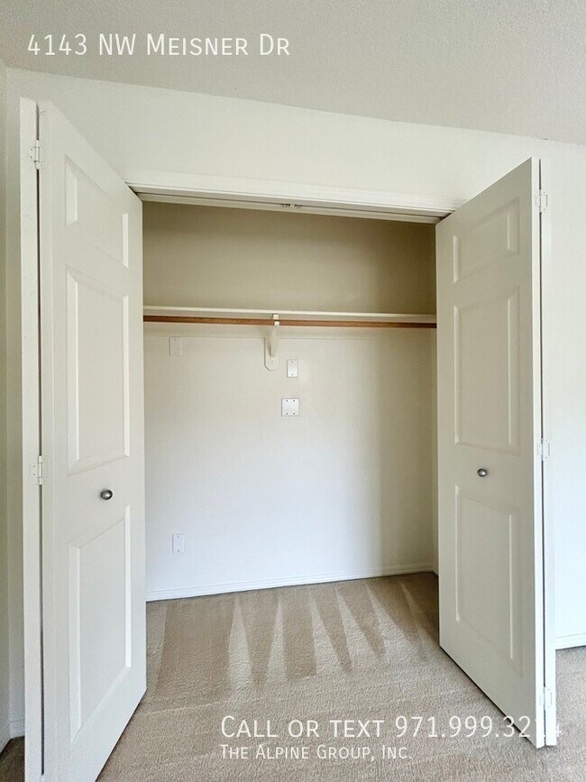 Building Photo - 4143 NW Meisner Dr