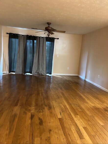 Building Photo - 233 Legends Creek Pl