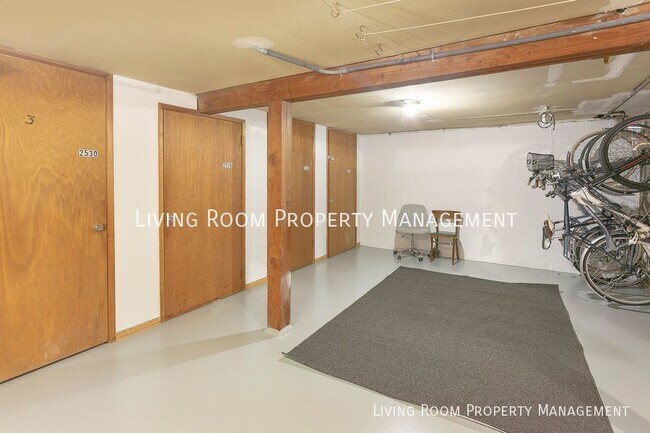 Building Photo - Remodeled 1BR/1BA in the Overlook Neighbor...