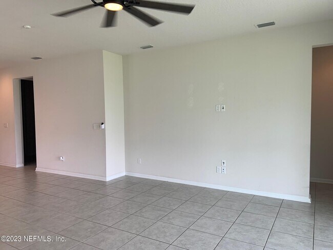 Building Photo - 816 Redtail Ln