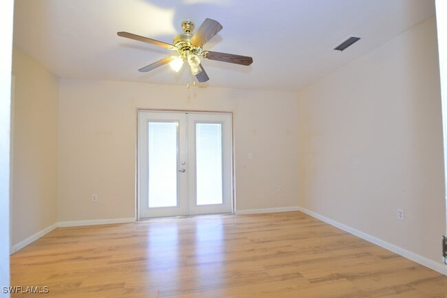 Building Photo - 1579 25th St SW