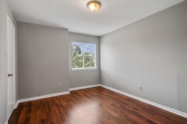 Building Photo - 8514 Deer Meadow Dr