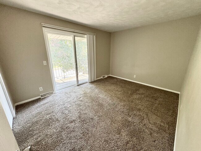 Building Photo - 509 W Valley Dr