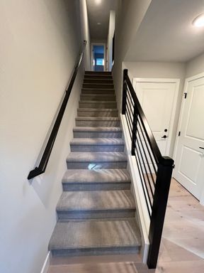 Building Photo - Modern 3Bed/2Bath PLUS 2 car garage Townhome in Bellevue!