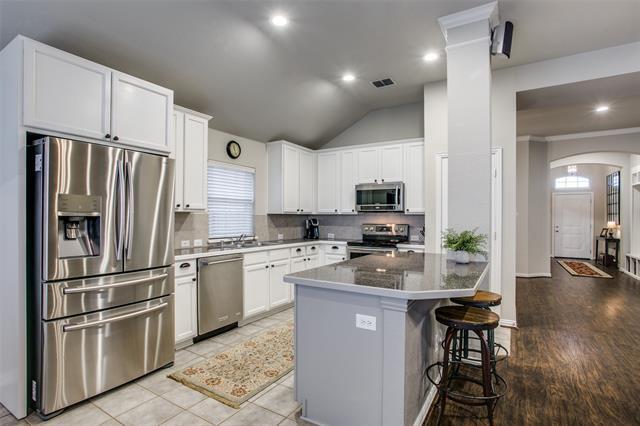 Building Photo - 2007 Highland Dr