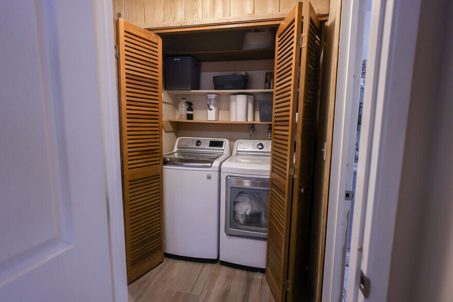 Laundry Area (Off Kitchen) - 28606 Saginaw Ct
