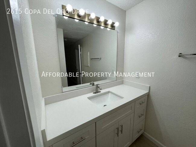 Building Photo - 2615 Copa Del Oro Dr