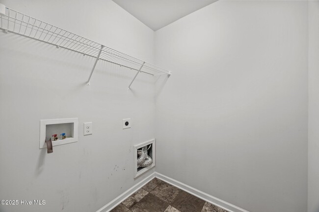 Building Photo - 115 Tralee Pl