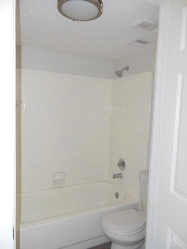 Building Photo - ONE BEDROOM ONE BATHROOM! WATERFRONT COMMUNITY!