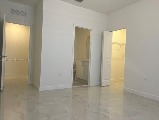 Building Photo - 16960 SW 288th Ter