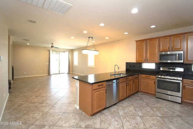 Building Photo - 4936 S Twinleaf Dr