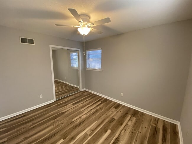 Building Photo - 23 Port Royal Dr