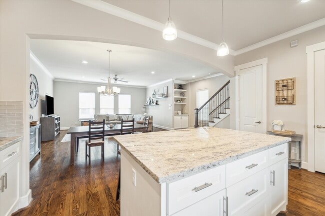 Building Photo - 829 Wakefield Dr