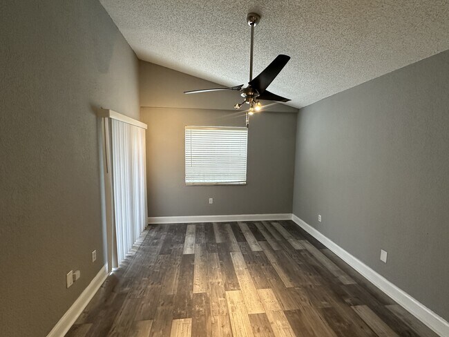 Building Photo - 2871 N Oakland Forest Dr