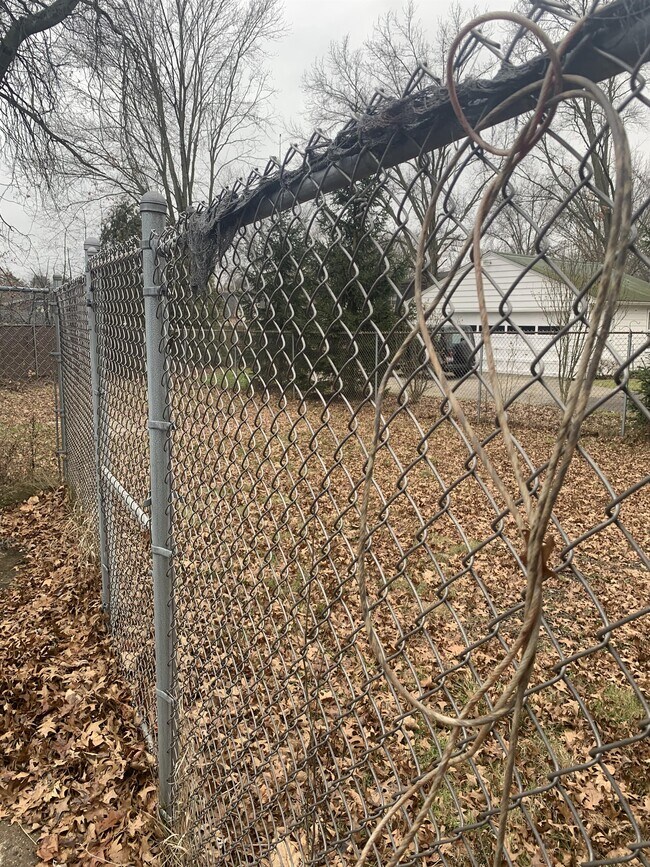 Building Photo - 131 Forest-Park Dr