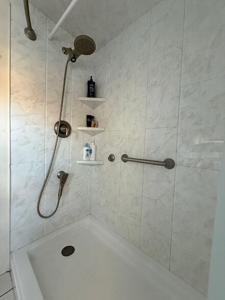 Building Photo - 48 Watson Rd