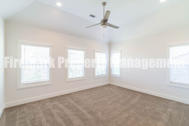 Building Photo - MOVE IN SPECIAL: $1,000 OFF 1st MONTHS REN...