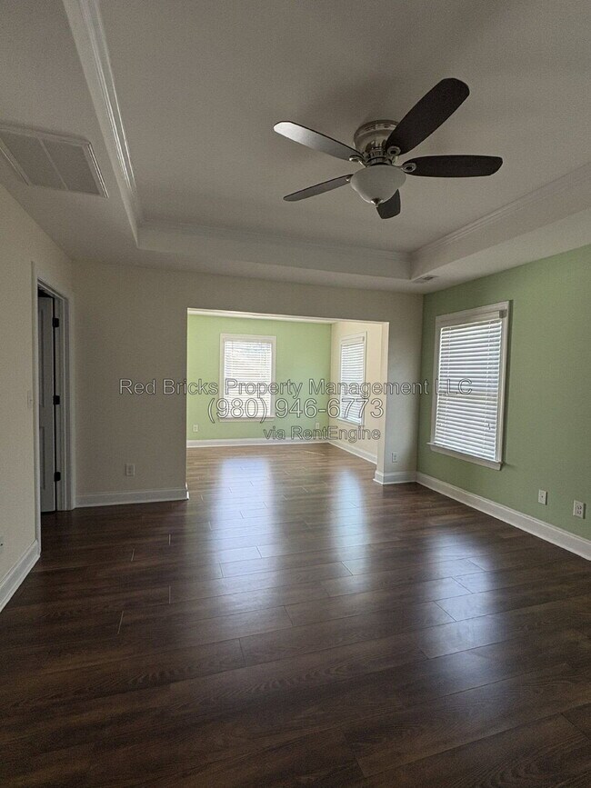 Building Photo - 2403 Palmdale Walk Dr