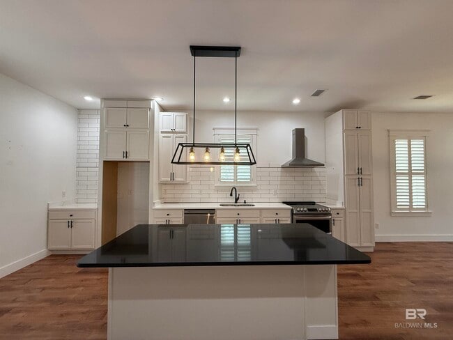 Building Photo - 10391 Emmanuel St