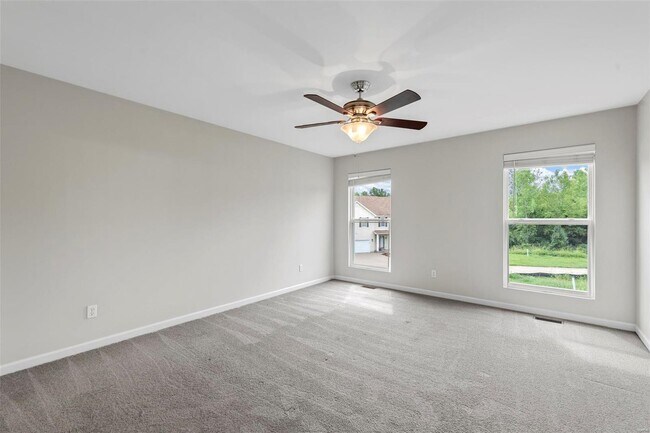Building Photo - 4602 Siesta Dr