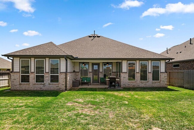 Building Photo - 500 Wild Grv Ln