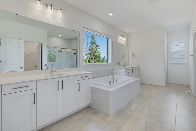 Building Photo - Exceptional Tehaleh Living with EV Charger & A/C