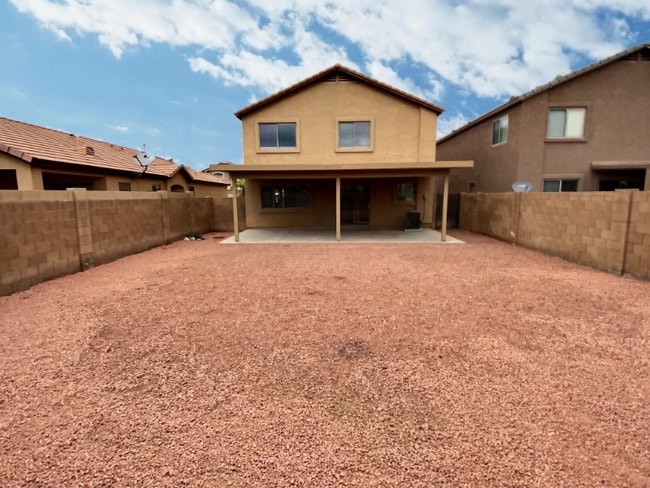 Building Photo - 41925 W Sunland Dr