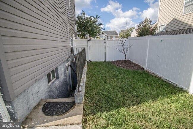Building Photo - 45567 Bethson St