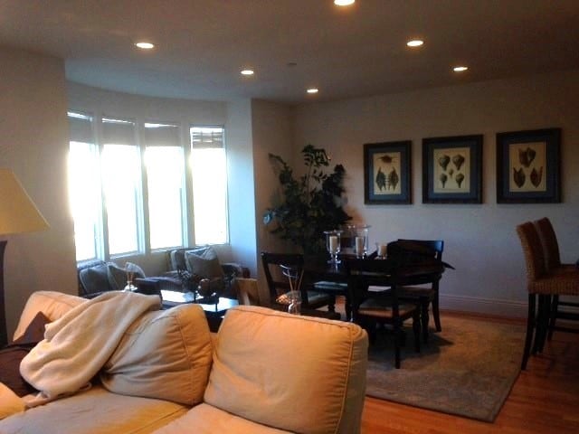 Dining Room - 2131 Greenwich St