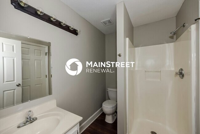 Building Photo - 4 Bedroom Pet-Friendly Home in Hermitage, TN with Main Street Renewal