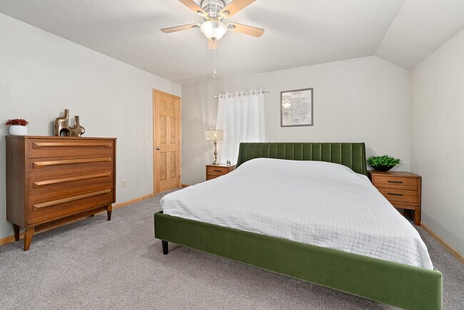 Building Photo - 2517 S Duluth Ave