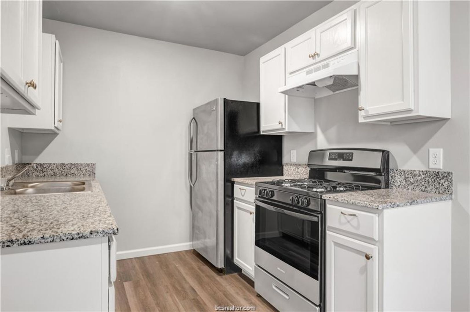 Building Photo - 2 Bed, 1 Bath Apartment in Bryan!