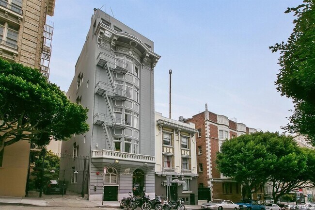 Building Photo - 630 Leavenworth St