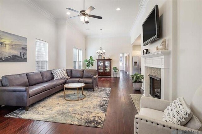 Building Photo - 14449 Royal Villa Dr