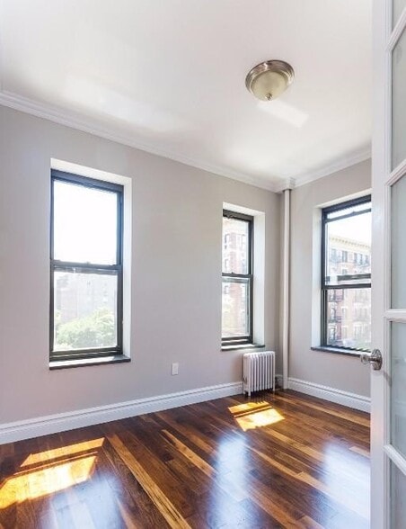 Building Photo - 1590 Lexington Ave