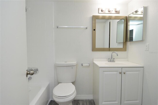 Building Photo - 5004 Castile Pl