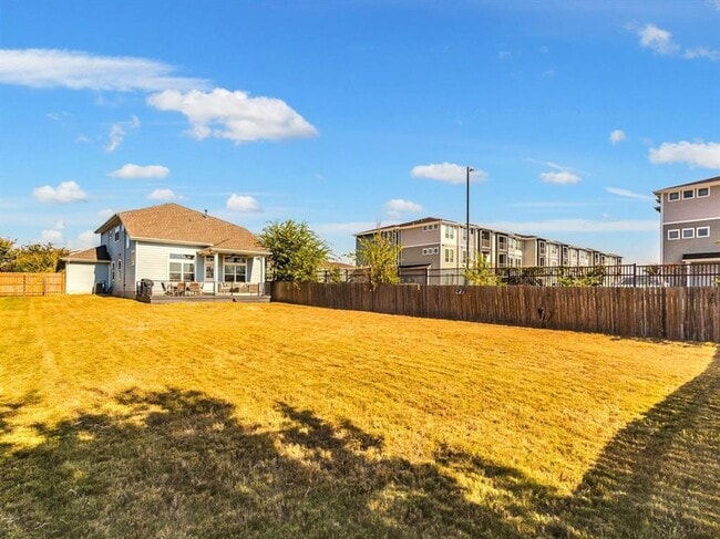 Building Photo - Inviting 4/BR 2.5/BA Home in Austin
