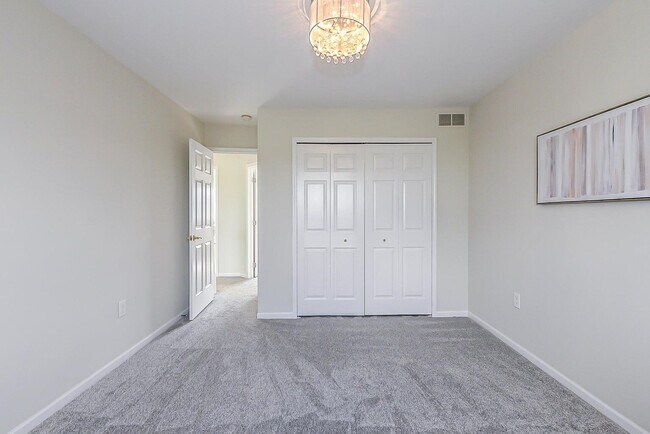 Building Photo - 2400 Rockport Ct