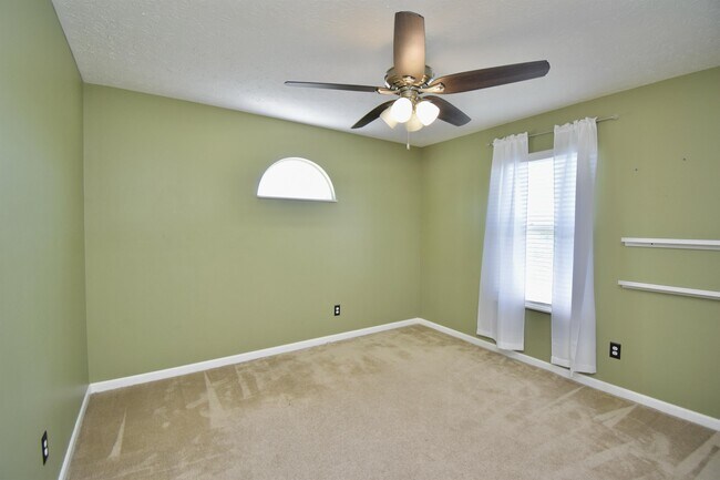 Building Photo - 5167 Elm Leaf Trail