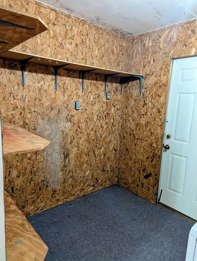 Building Photo - Fully Updated 3 Bedroom Home For Rent