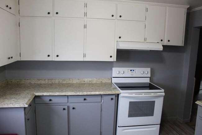 Building Photo - Available Now! Swartz Creek Schools!