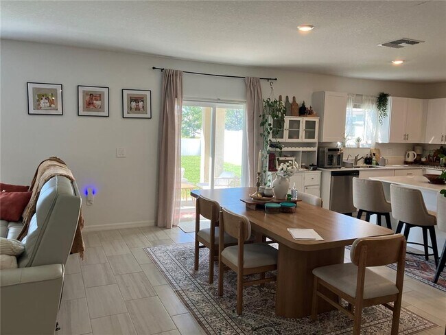 Building Photo - 13259 Palmerston Rd