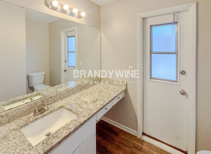 Building Photo - 734 Sandy Creek Dr