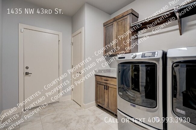 Building Photo - 1435 NW 43rd St