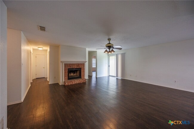 Building Photo - 2603 Mason Dr