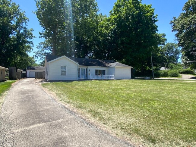 Primary Photo - 200 Chester Ave