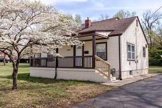 Building Photo - 2220 Auburn Dr