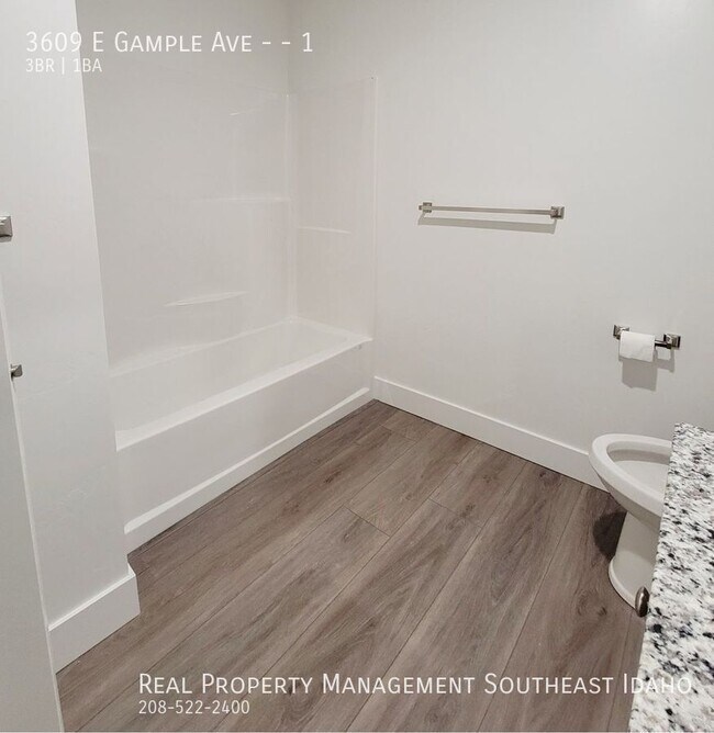 Building Photo - 3609 E Gample Ave