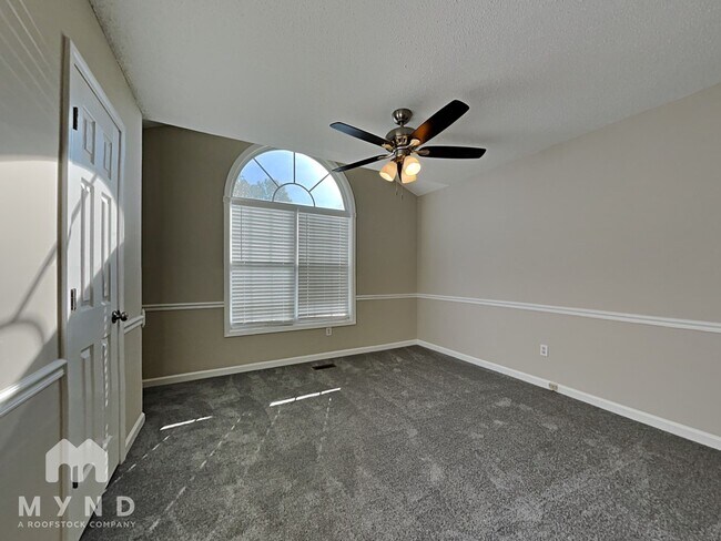 Building Photo - 832 St Andrews Pl